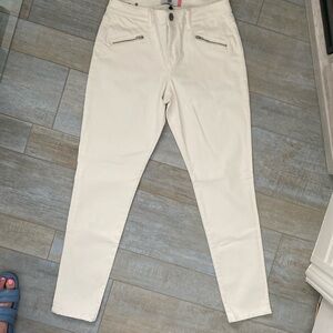 Like new cabi curvy skinny jeans